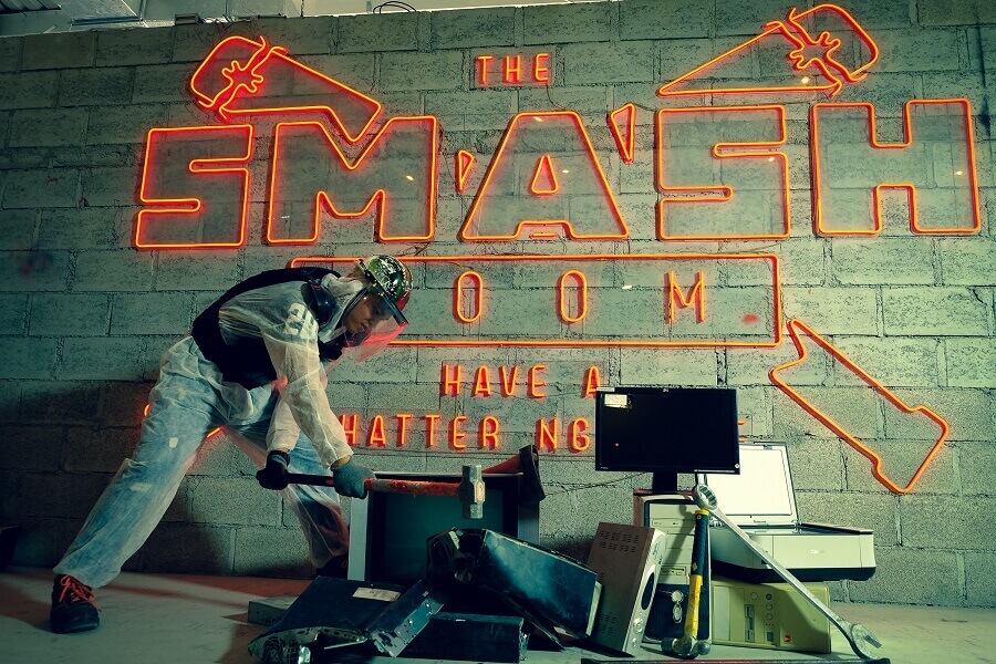 WE TAKE YOUR JUNK - The Smash Room